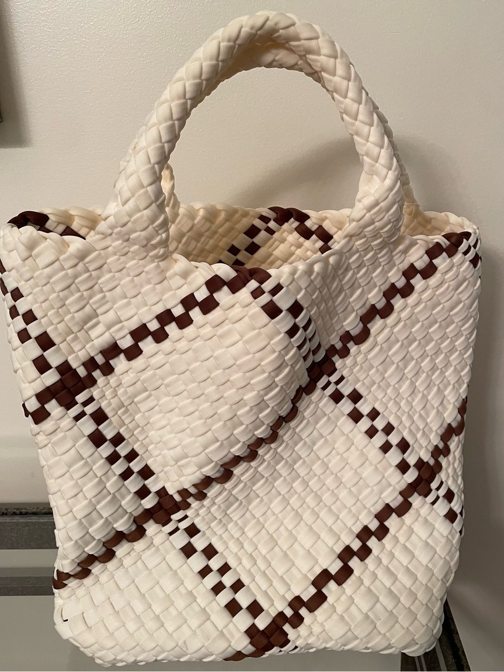 Bindya white/brown dual handle Woven Tote  Bag tote bag. 14” wide, 11” long